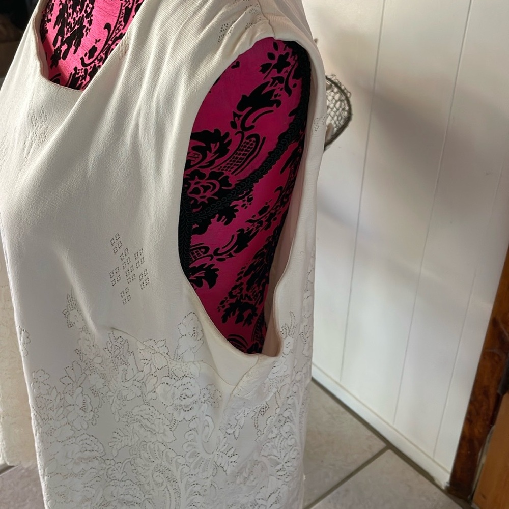 Coldwater Creek Cream Two piece set, Sleeveless Top/ Cardigan. - Picture 3 of 11